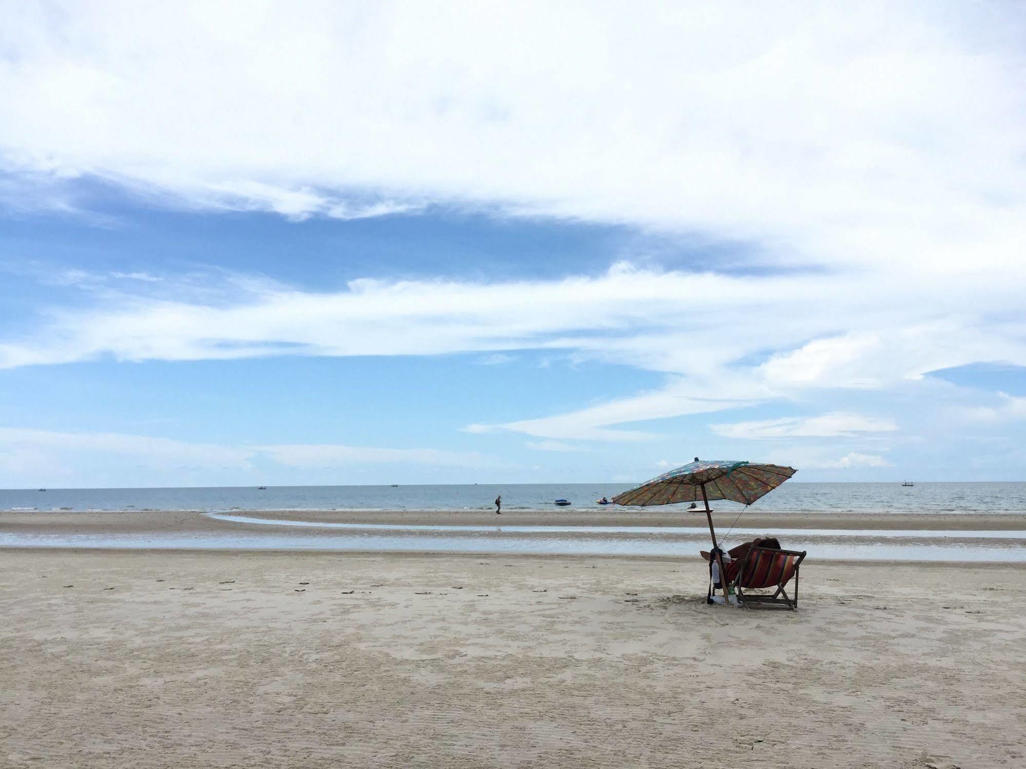 โรงแรมเดอะ เรสโทร หัวหิน ภายนอก รูปภาพ