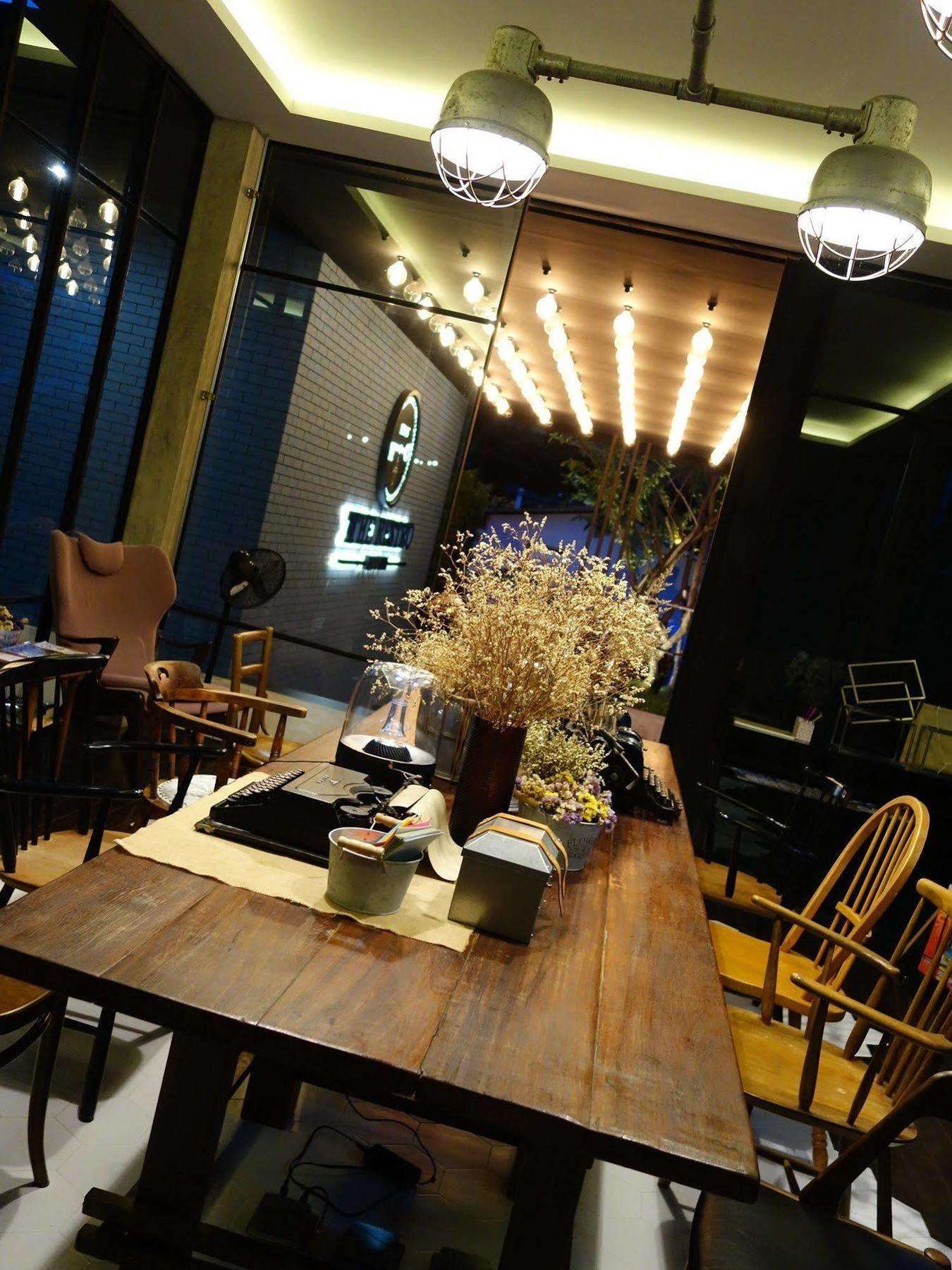 โรงแรมเดอะ เรสโทร หัวหิน ภายนอก รูปภาพ